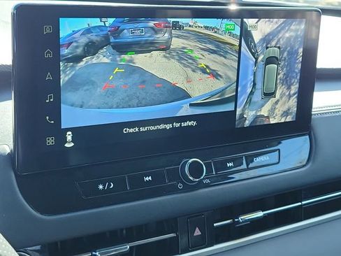 Used 2025 Mitsubishi Outlander SE image 32