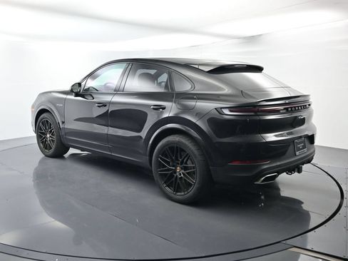 Certified 2026 Porsche Cayenne E-Hybrid Coupe AWD/4WD image 3