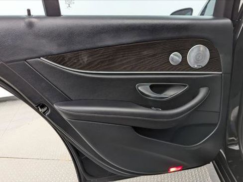 Used 2019 Mercedes-Benz E 300 image 11