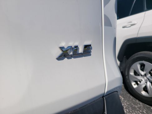 Used 2024 Toyota RAV4 XLE w/ Convenience Package FWD image 9