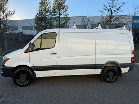 Used 2017 Mercedes-Benz Sprinter 2500 image 6