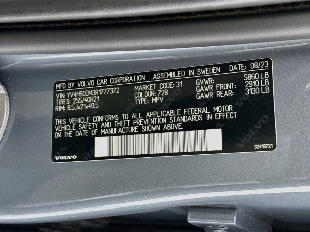 Used 2024 Volvo XC60 T8 Ultimate w/ Climate Package AWD/4WD image 26