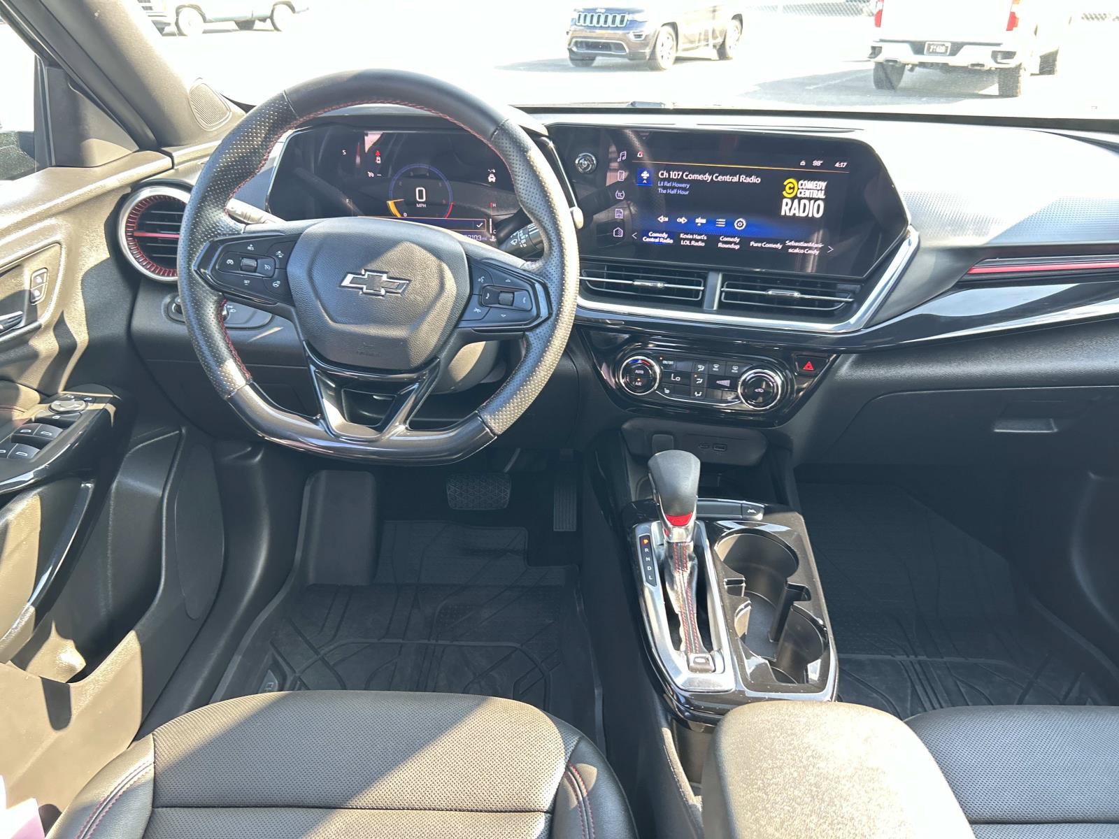 Used 2025 Chevrolet Trax RS w/ Sunroof Package FWD image 20