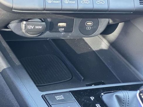Used 2025 Hyundai Elantra SEL w/ Cargo Package FWD image 32