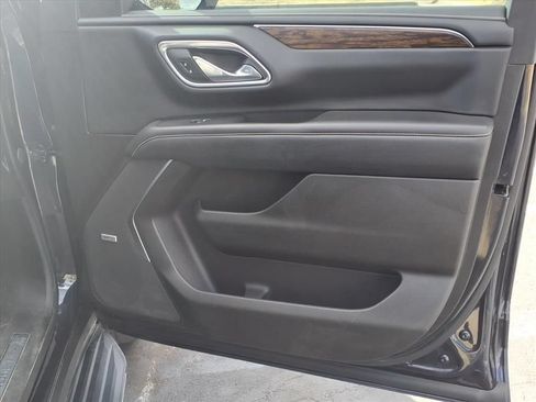 Used 2021 Chevrolet Tahoe Premier w/ Premium Package RWD image 21