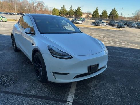 Used 2021 Tesla Model Y Long Range image 2
