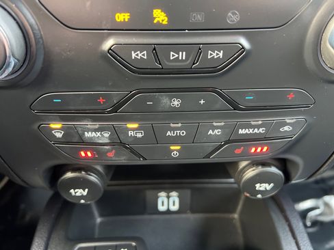 Certified 2023 Ford Ranger Lariat w/ Tremor Off-Road Package AWD/4WD image 18