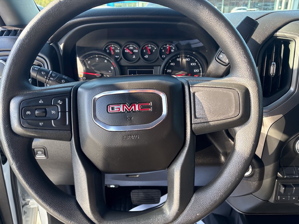Used 2025 GMC Sierra 2500 Pro AWD/4WD image 17