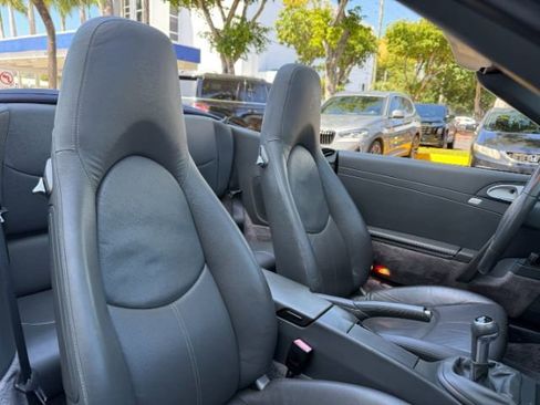 Used 2005 Porsche 911 Carrera RWD image 11