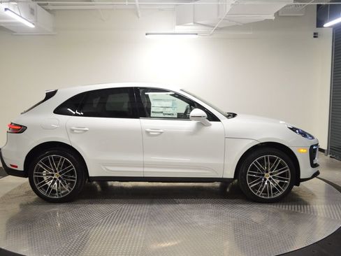 New 2026 Porsche Macan AWD/4WD image 8