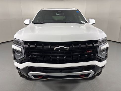 New 2026 Chevrolet Suburban Z71 w/ Comfort Package AWD/4WD image 4