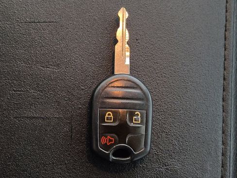 Used 2014 Ford Edge SE image 32