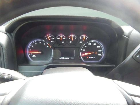 Used 2019 Chevrolet Silverado 1500 Custom Trail Boss w/ Custom Convenience Package image 19