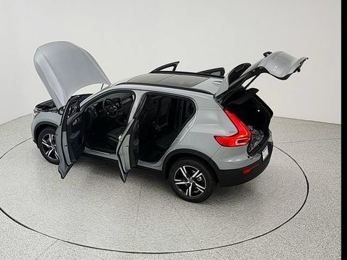 New 2026 Volvo XC40 B5 Core w/ Protection Package Premier AWD/4WD image 40
