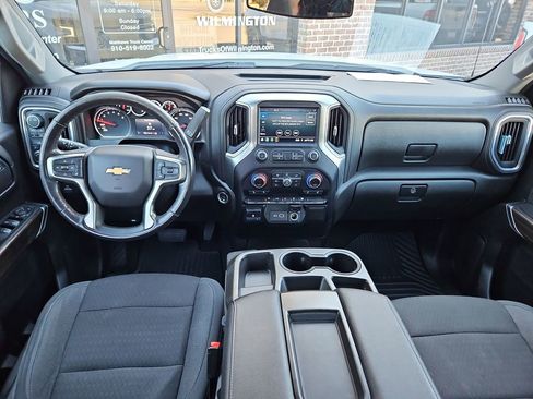 Used 2021 Chevrolet Silverado 1500 LT w/ Bed Protection Package image 9