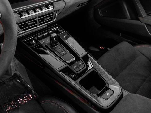 Used 2025 Porsche 911 Carrera 4 GTS image 34