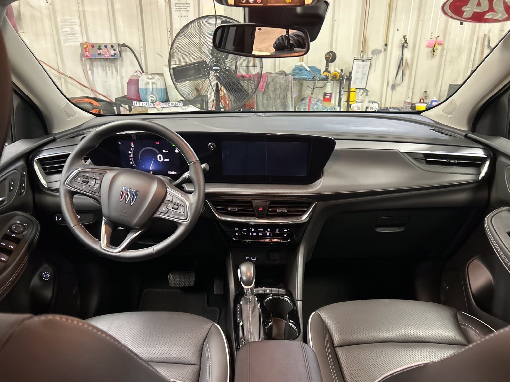 Used 2024 Buick Encore GX Avenir w/ Avenir Convenience Package AWD/4WD image 18