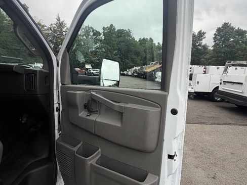 Used 2022 Chevrolet Express 3500 w/ Power Convenience Package RWD image 44