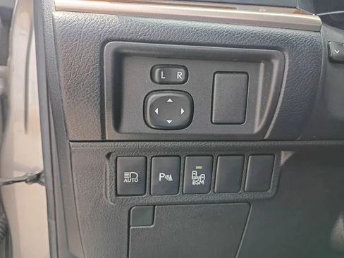 Used 2016 Lexus ES 350 w/ Luxury Package w/Wood Trim FWD image 19