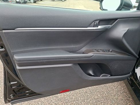 Used 2021 Toyota Camry LE FWD image 14