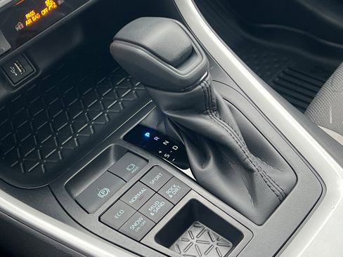 New 2025 Toyota RAV4 XLE w/ Convenience Package image 18