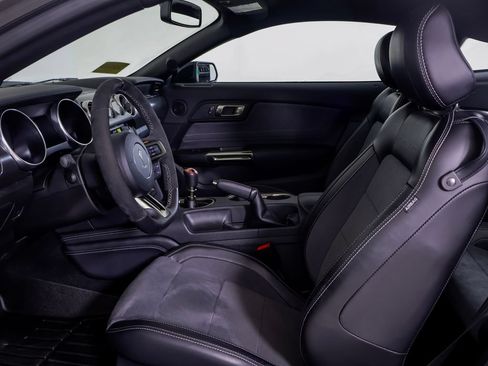 Used 2020 Ford Mustang Shelby GT350 w/ Technology Package RWD image 5