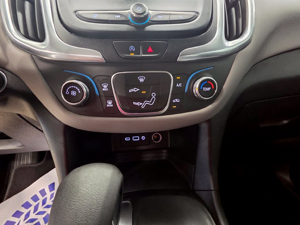 Used 2022 Chevrolet Equinox LS w/ LS Convenience Package FWD image 17