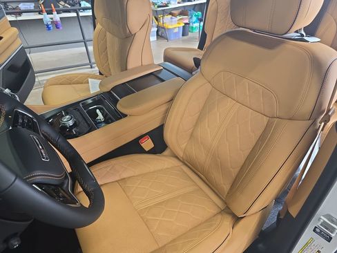 New 2026 Jeep Grand Wagoneer Summit AWD/4WD image 16