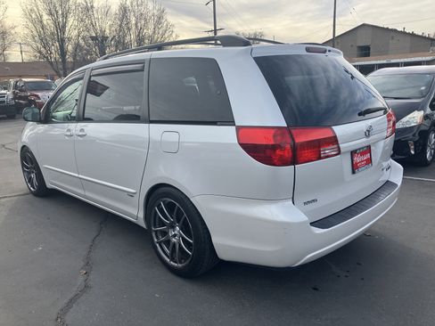 Used 2004 Toyota Sienna XLE image 3