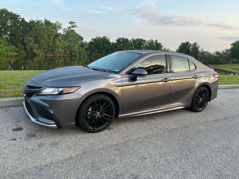 Used 2024 Toyota Camry XSE FWD image 2