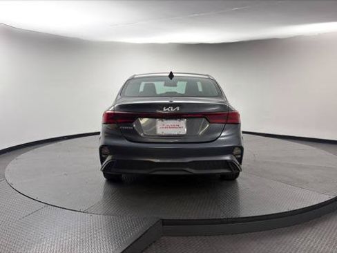 Used 2023 Kia Forte LXS FWD image 7