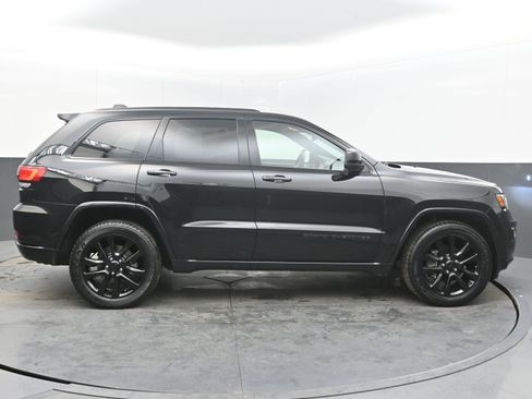 Used 2019 Jeep Grand Cherokee Altitude image 8