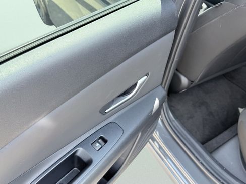 Used 2025 Hyundai Elantra SEL FWD image 23