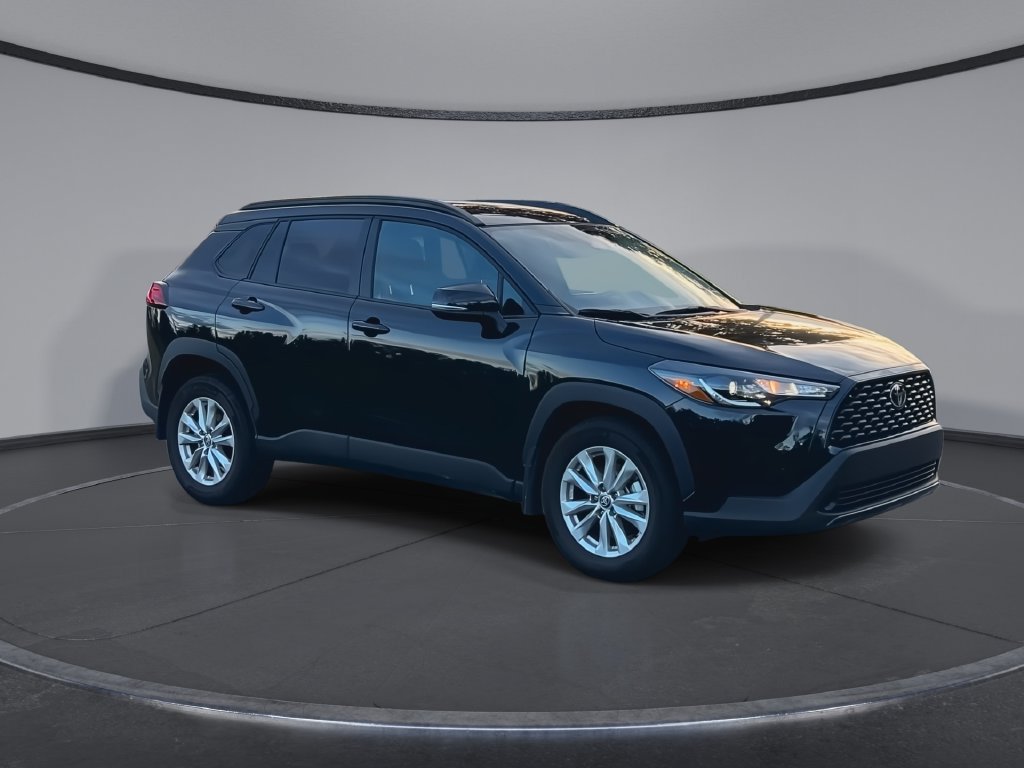 Certified 2025 Toyota Corolla Cross LE FWD image 2