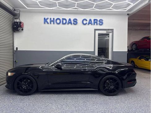 Used 2016 Ford Mustang Coupe RWD image 1