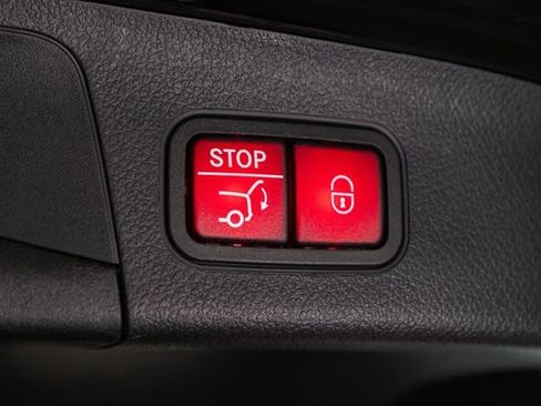 Certified 2023 Mercedes-Benz GLA 250 4MATIC image 33