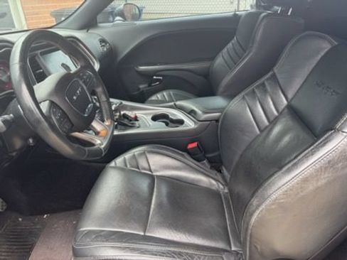 Used 2016 Dodge Challenger SRT Hellcat RWD image 9