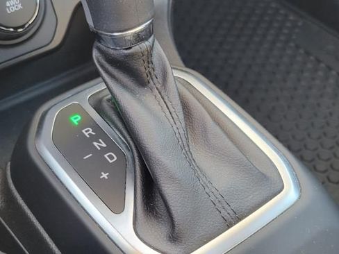Used 2021 Jeep Renegade Latitude AWD/4WD image 30