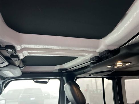 Used 2023 Jeep Wrangler Sahara w/ Cold Weather Group image 35