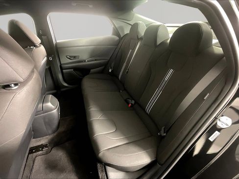 Used 2025 Hyundai Elantra Sport FWD image 21