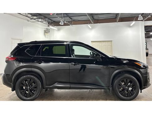 Used 2023 Nissan Rogue SV w/ SV Premium B Package FWD image 9