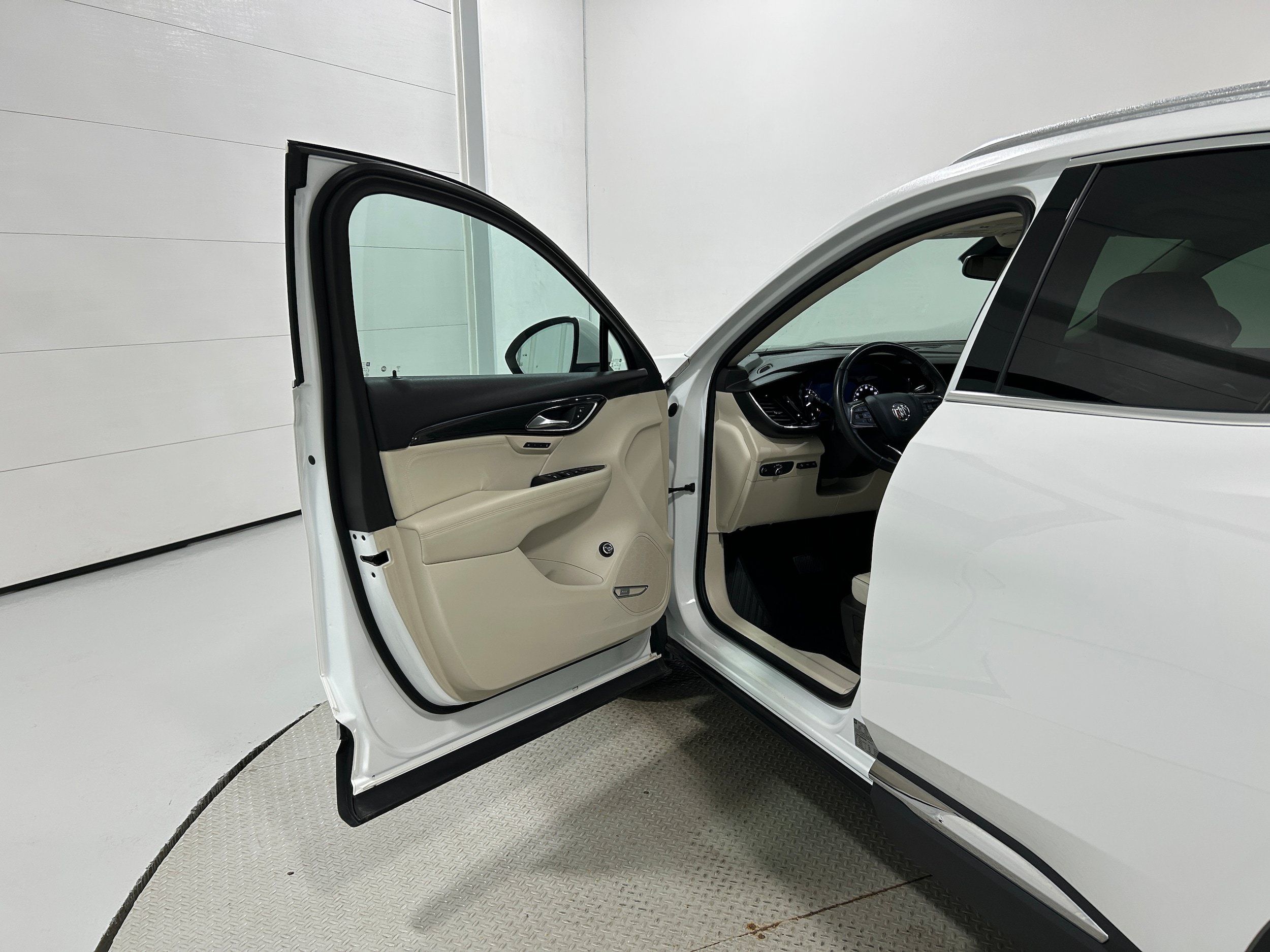 Used 2022 Buick Envision Essence w/ Technology Package I AWD/4WD image 24
