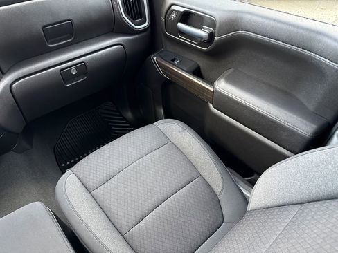 Used 2022 Chevrolet Silverado 1500 LT image 15