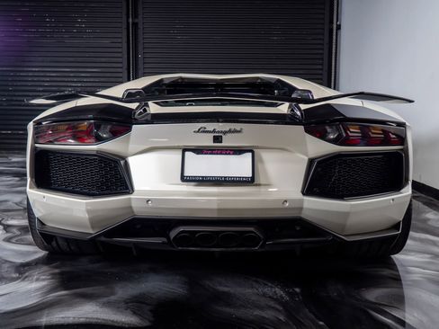 Used 2015 Lamborghini Aventador LP 700-4 image 11