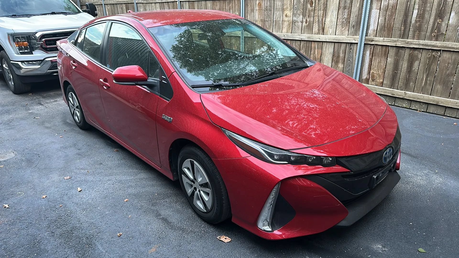 Used 2021 Toyota Prius Prime LE FWD image 2