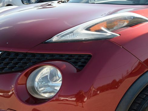 Used 2015 Nissan Juke S FWD image 22