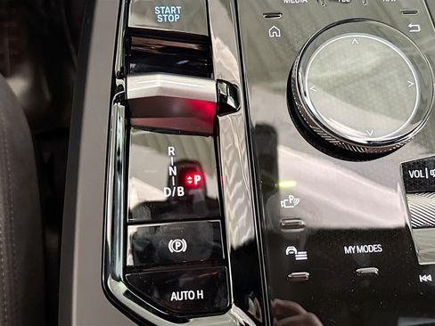 New 2026 BMW iX xDrive60 w/ M Sport Package image 29