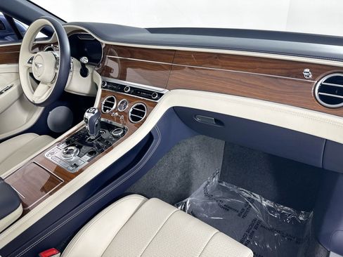 Certified 2024 Bentley Continental GT V8 image 2