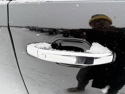 Used 2023 Chevrolet Silverado 1500 LTZ w/ Z71 Off-Road Package image 13