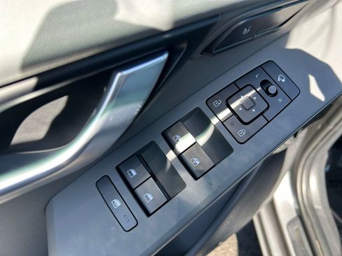 Used 2024 Kia Niro FWD image 24